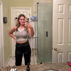 Moon & Madison Cropped Sweater Vest